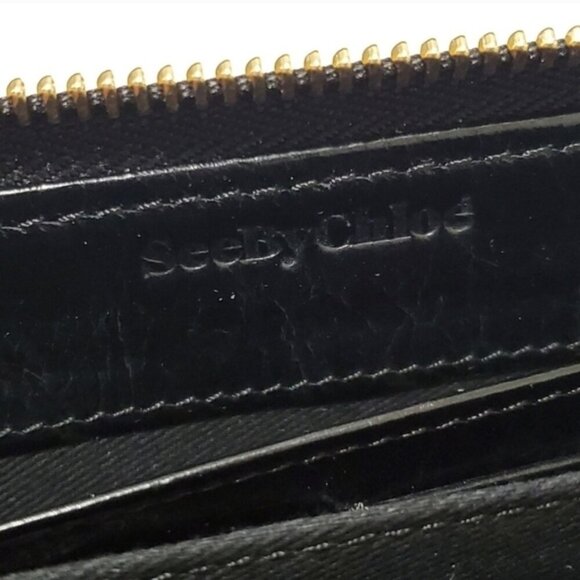 See by Chloé Embossed Heart Patent Zip Around Wallet Black Charm - Picture 4 of 9
